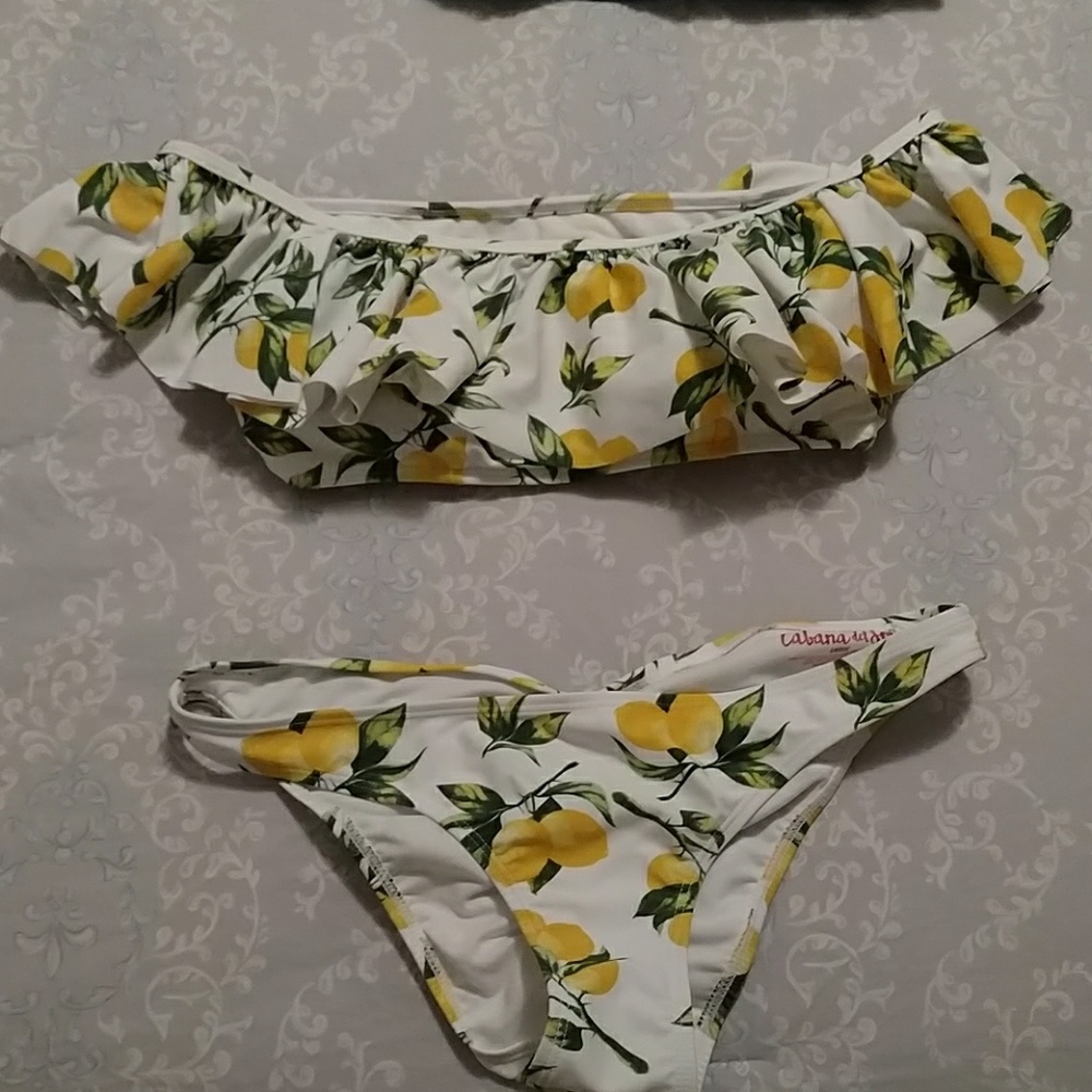 New w/o tags lemon print bikini